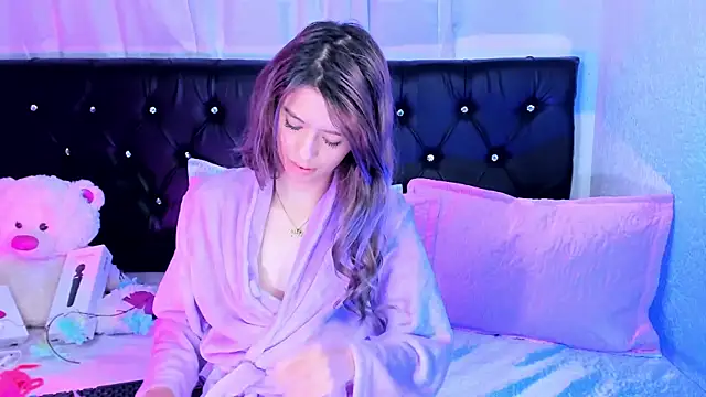 Snapshot of Sofiia_cute_ chatting on 11-21-25, 03:49 Sofiia cute online show from 11-21-25, 03:49