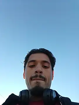 Snapshot of mrredcorn chatting on 10-21-25, 03:46 mrredcorn online show from 10-21-25, 03:46