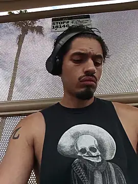 Snapshot of mrredcorn chatting on 10-22-25, 03:45 mrredcorn online show from 10-22-25, 03:45