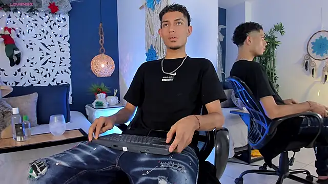 Adonis WB online show from 12-17-25, 07:42