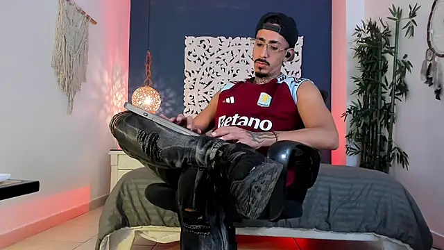 Donovan Desmond online show from 03-04-26, 02:50