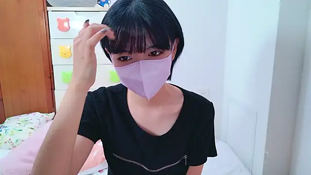 Azusa DoMybest online show from 10-05-25, 11:08