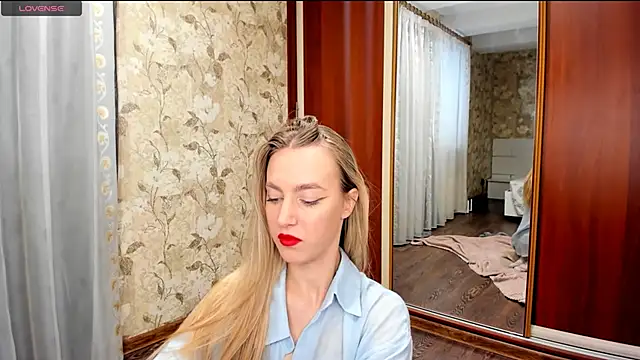 Snapshot of mishapallmer chatting on 11-29-25, 09:23 mishapallmer online show from 11-29-25, 09:23