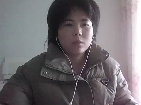 Snapshot of huihui520-- chatting on 03-04-26, 12:49 huihui520-- online show from 03-04-26, 12:49