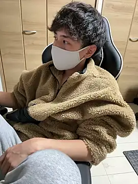 Snapshot of jiji9253 chatting on 11-24-25, 12:05 jiji9253 online show from 11-24-25, 12:05