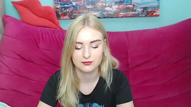 Snapshot of SofySofty chatting on 09-18-25, 04:47 SofySofty online show from 09-18-25, 04:47