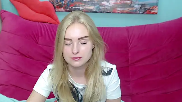 Snapshot of SofySofty chatting on 10-02-25, 04:41 SofySofty online show from 10-02-25, 04:41