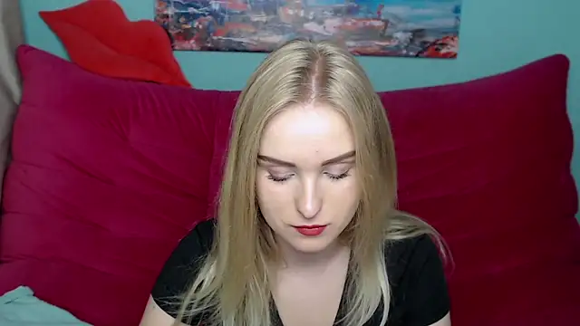 Snapshot of SofySofty chatting on 10-09-25, 04:43 SofySofty online show from 10-09-25, 04:43