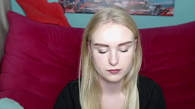 Snapshot of SofySofty chatting on 10-19-25, 04:51 SofySofty online show from 10-19-25, 04:51