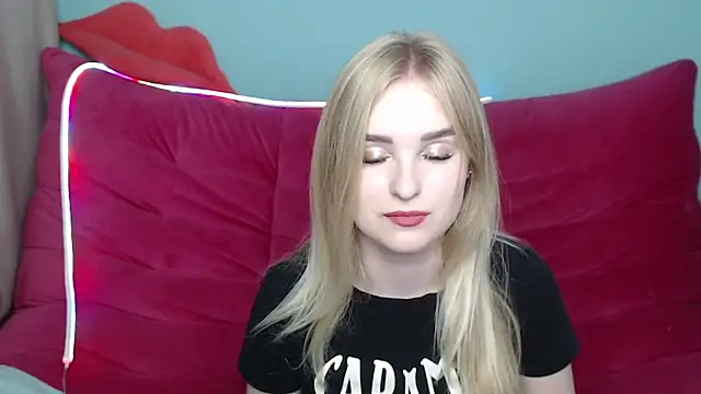 Snapshot of SofySofty chatting on 11-02-25, 05:54 SofySofty online show from 11-02-25, 05:54