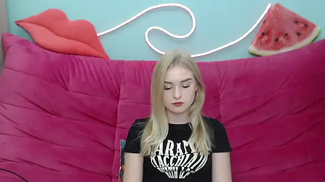 Snapshot of SofySofty chatting on 11-07-25, 05:51 SofySofty online show from 11-07-25, 05:51