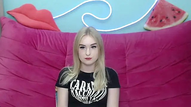 Snapshot of SofySofty chatting on 11-13-25, 05:39 SofySofty online show from 11-13-25, 05:39