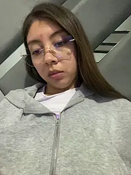 Sara-cooper2 online show from 04-29-26, 02:48