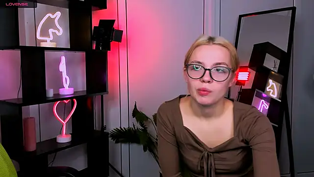 Snapshot of rose_style chatting on 11-12-25, 06:03 rose style online show from 11-12-25, 06:03