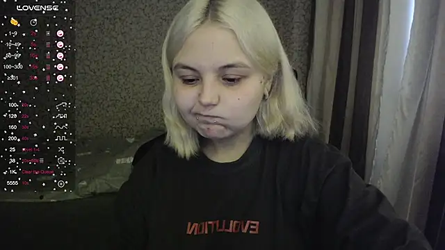 Snapshot of vendymories chatting on 09-16-25, 06:47 vendymories online show from 09-16-25, 06:47