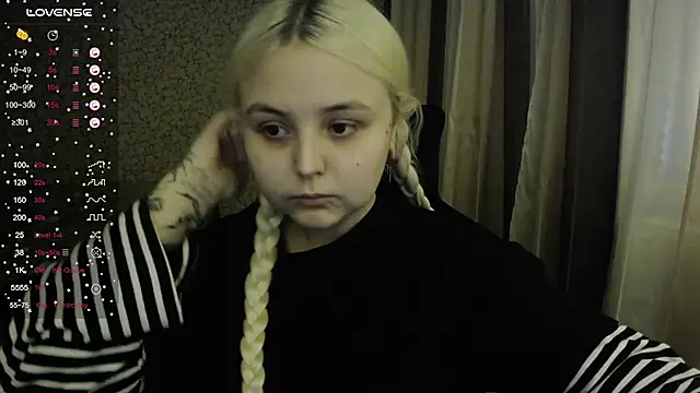 Snapshot of vendymories chatting on 10-05-25, 02:15 vendymories online show from 10-05-25, 02:15