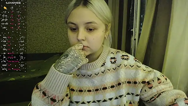 Snapshot of vendymories chatting on 11-17-25, 01:11 vendymories online show from 11-17-25, 01:11