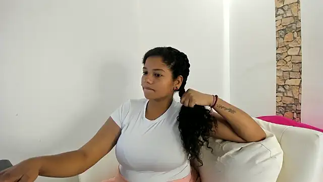 Snapshot of NinaCollinss1 chatting on 09-20-25, 03:13 NinaCollinss1 online show from 09-20-25, 03:13