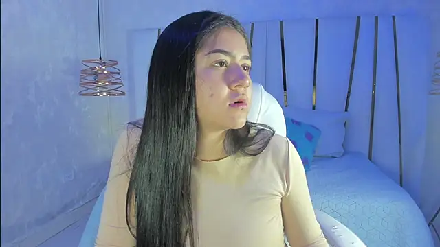 bonnie sm online show from 10-31-25, 04:08