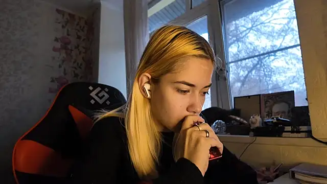 Witching Moon online show from 11-21-25, 07:40