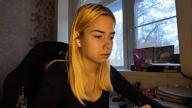 Witching Moon online show from 12-01-25, 07:35