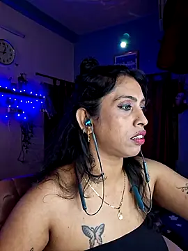 Love Beauty01 online show from 03-23-26, 06:45