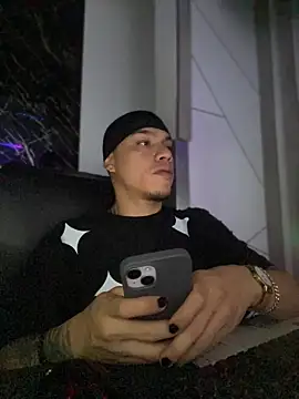 AlphaMasterXxx online show from 10-31-25, 04:57