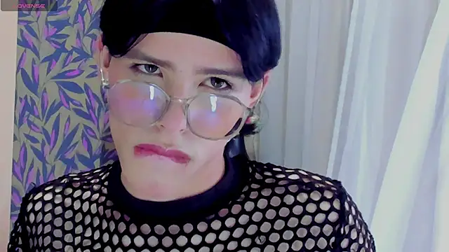 Snapshot of mysterius_boy chatting on 09-10-25, 07:14 mysterius boy online show from 09-10-25, 07:14