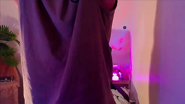 Snapshot of pinkcock_froi2305 chatting on 09-11-25, 11:43 pinkcock froi2305 online show from 09-11-25, 11:43