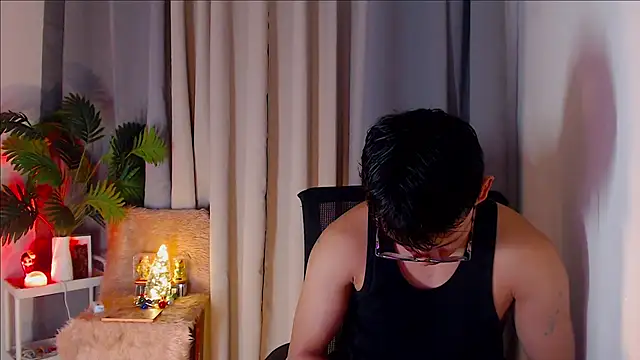 Snapshot of pinkcock_froi2305 chatting on 09-30-25, 04:28 pinkcock froi2305 online show from 09-30-25, 04:28