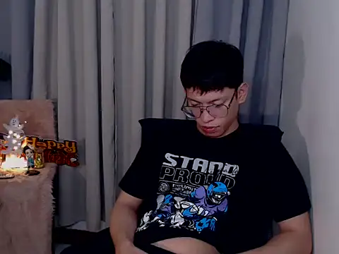 Snapshot of pinkcock_froi2305 chatting on 10-22-25, 07:19 pinkcock froi2305 online show from 10-22-25, 07:19