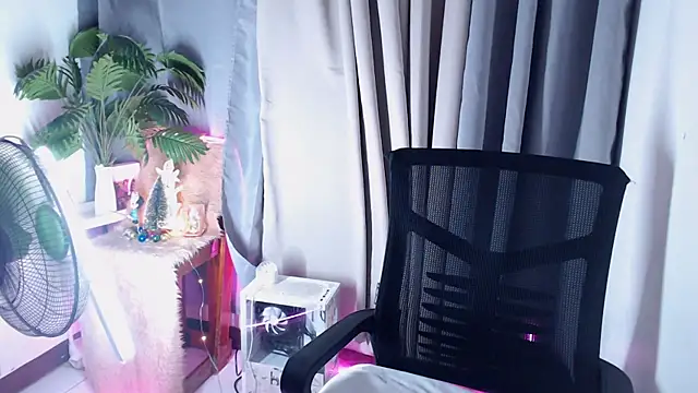 Snapshot of pinkcock_froi2305 chatting on 11-18-25, 04:39 pinkcock froi2305 online show from 11-18-25, 04:39