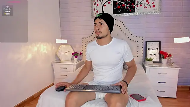 Valentiinoss online show from 01-05-26, 08:23