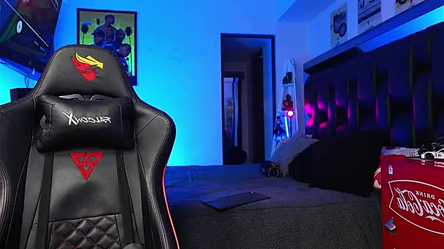 logan hugh8 online show from 01-14-26, 04:29