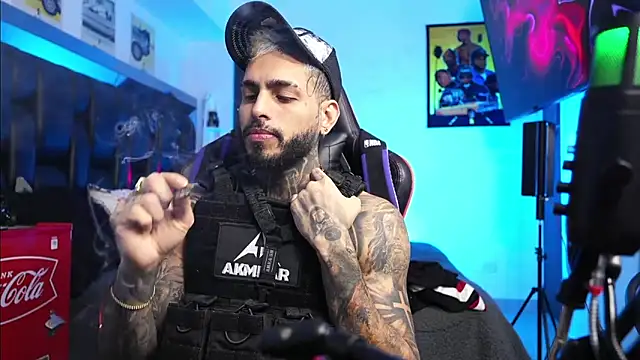 logan hugh8 online show from 02-21-26, 09:38