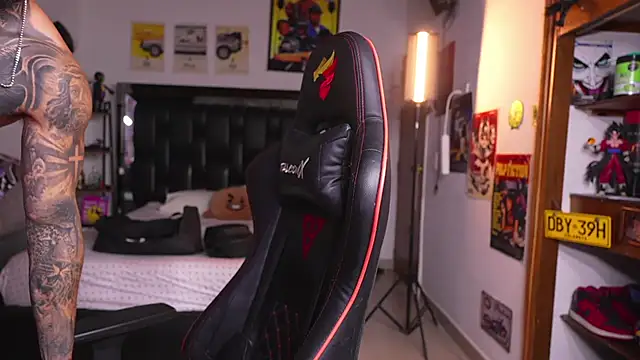 logan hugh8 online show from 07-07-26, 11:42