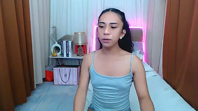 Snapshot of scarlet_smith7 chatting on 05-06-26, 01:57 scarlet smith7 online show from 05-06-26, 01:57