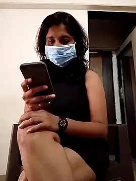 Snapshot of Love_Foreverr12 chatting on 10-15-25, 04:56 Love Foreverr12 online show from 10-15-25, 04:56