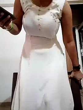 Snapshot of Love_Foreverr12 chatting on 10-18-25, 06:26 Love Foreverr12 online show from 10-18-25, 06:26