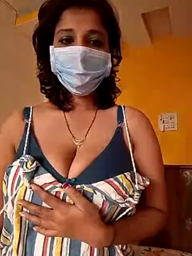 Snapshot of Love_Foreverr12 chatting on 11-29-25, 06:49 Love Foreverr12 online show from 11-29-25, 06:49