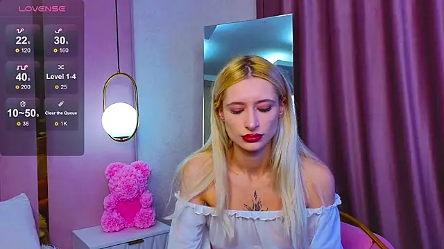 Snapshot of Monica_Leen chatting on 10-23-25, 06:23 Monica Leen online show from 10-23-25, 06:23