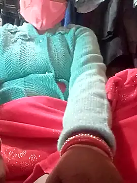 Snapshot of NEHAHOT143 chatting on 12-17-25, 04:51 NEHAHOT143 online show from 12-17-25, 04:51