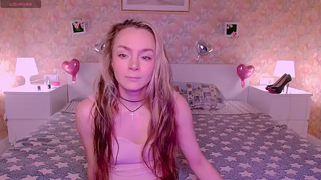 Snapshot of Little_Rockk chatting on 06-20-26, 12:41 Little Rockk online show from 06-20-26, 12:41