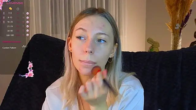 NyxaThorn online show from 11-23-25, 02:39