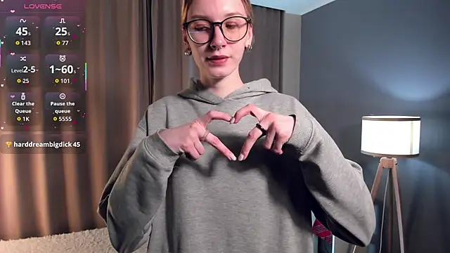 Snapshot of SharylSmalt chatting on 01-17-26, 01:10 SharylSmalt online show from 01-17-26, 01:10