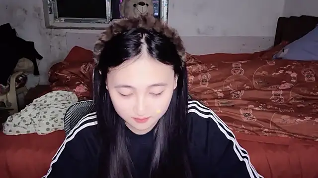 Snapshot of xxz98 chatting on 10-31-25, 01:34 xxz98 online show from 10-31-25, 01:34