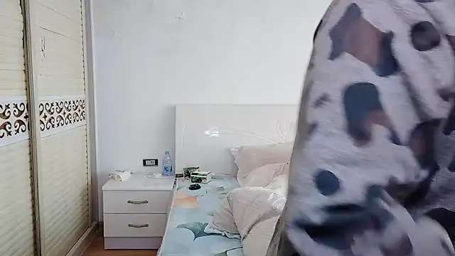 Snapshot of xxz98 chatting on 12-15-25, 07:12 xxz98 online show from 12-15-25, 07:12