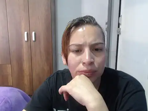 Snapshot of cloequeen15 chatting on 11-13-25, 12:48 cloequeen15 online show from 11-13-25, 12:48