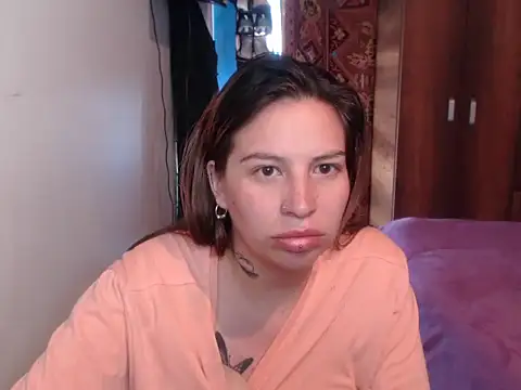 Snapshot of cloequeen15 chatting on 02-25-26, 12:59 cloequeen15 online show from 02-25-26, 12:59