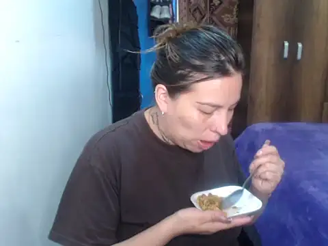 Snapshot of cloequeen15 chatting on 02-28-26, 10:33 cloequeen15 online show from 02-28-26, 10:33